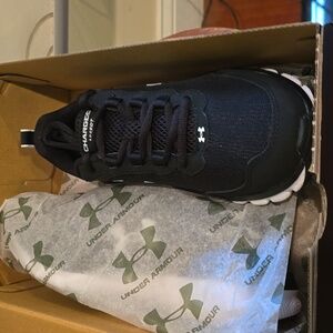 Under armour charger assert sneakers